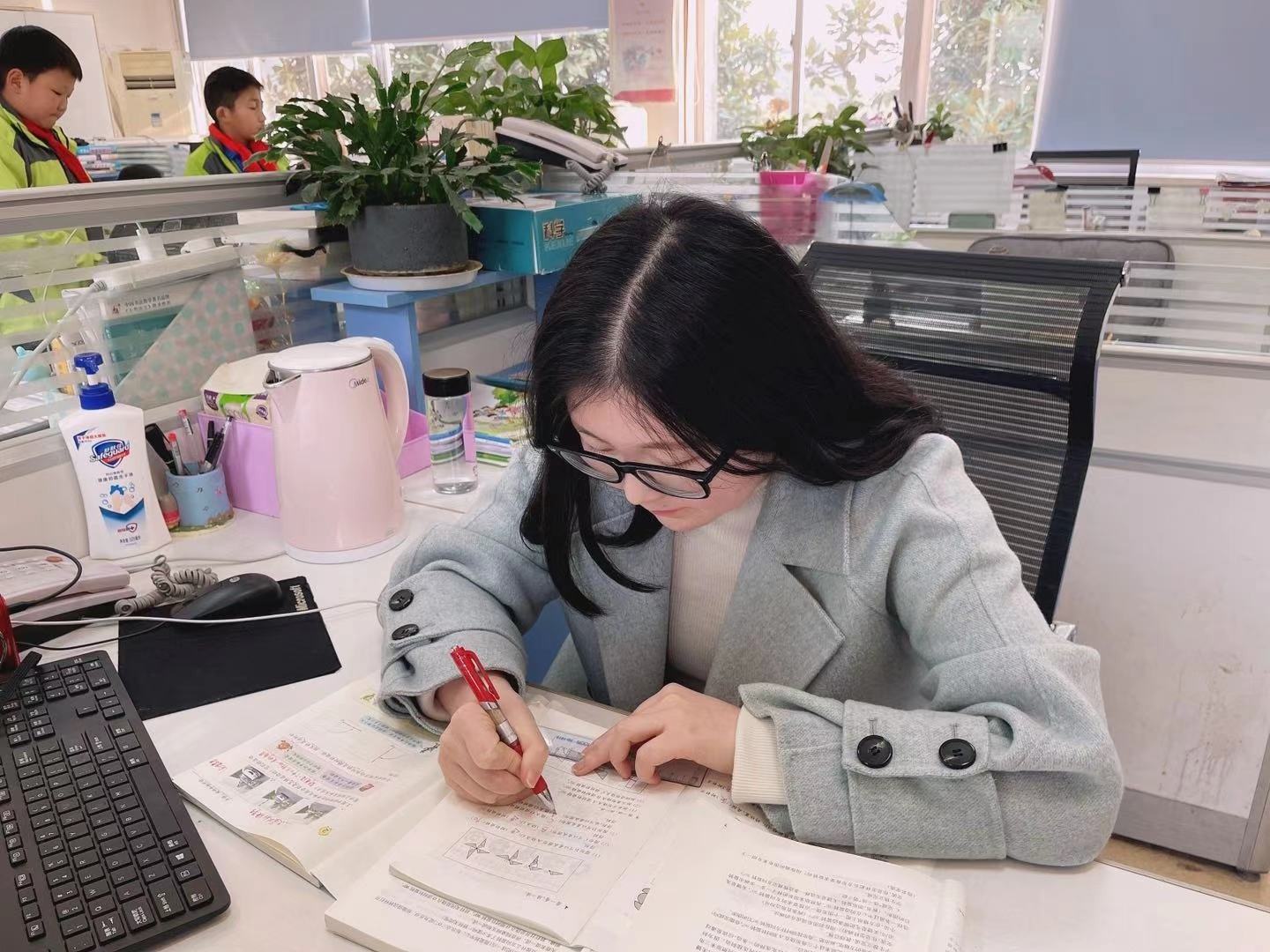 C:\Users\Administrator\Desktop\最美教师微信推送\最美教师微信推送系列一\照片\杨莲.JPG C:\Users\Administrator\Desktop\最美教师微信推送\最美教师微信推送系列一\照片\杨莲.JPG