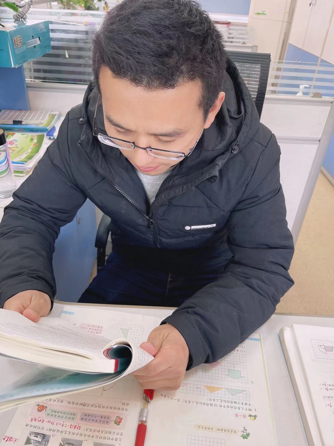 C:\Users\Administrator\Desktop\最美教师微信推送\最美教师微信推送系列一\照片\张景贺.JPG C:\Users\Administrator\Desktop\最美教师微信推送\最美教师微信推送系列一\照片\张景贺.JPG